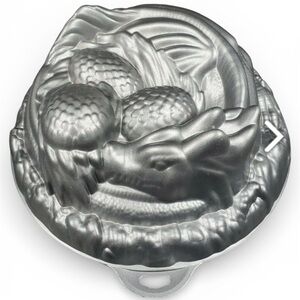 Thinkgeek game of thrones Sleeping Dragon w/Eggs Cake Mold Or Gelatin Mold